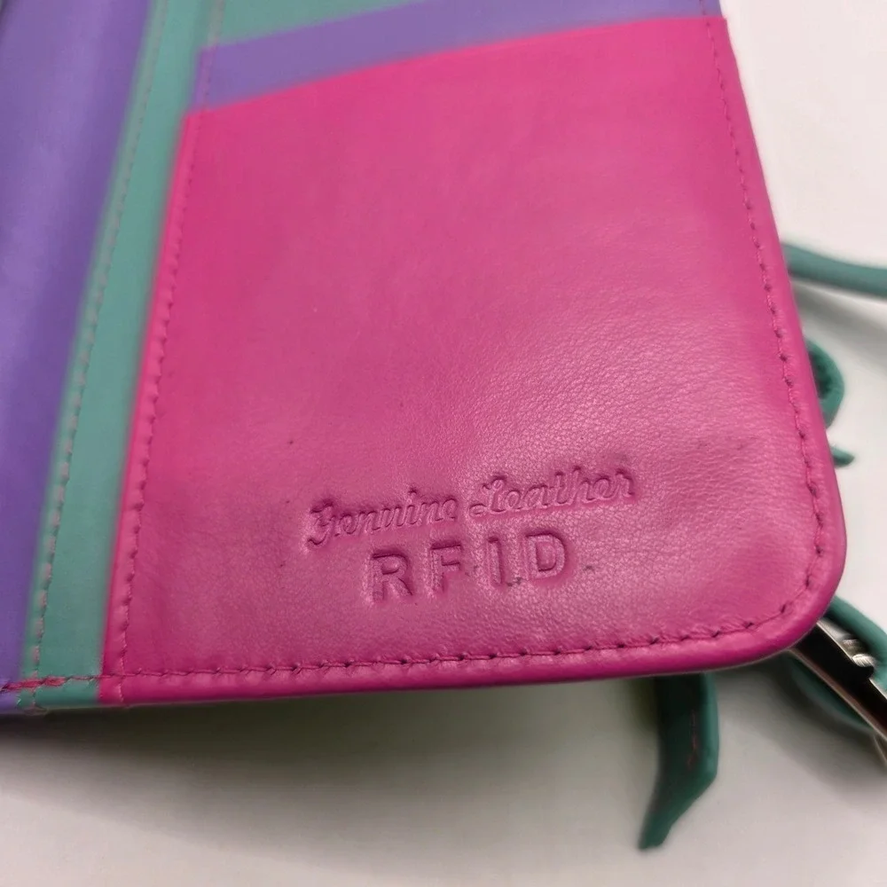 ili New York Leather Crossbody Cell Phone Wallet RFID Blocking Festival Y2K